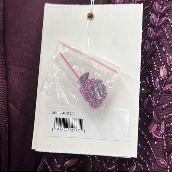 Mac Duggal 35109 NWT Embellished Flutter Sleeve Gown - Picture 9 of 14